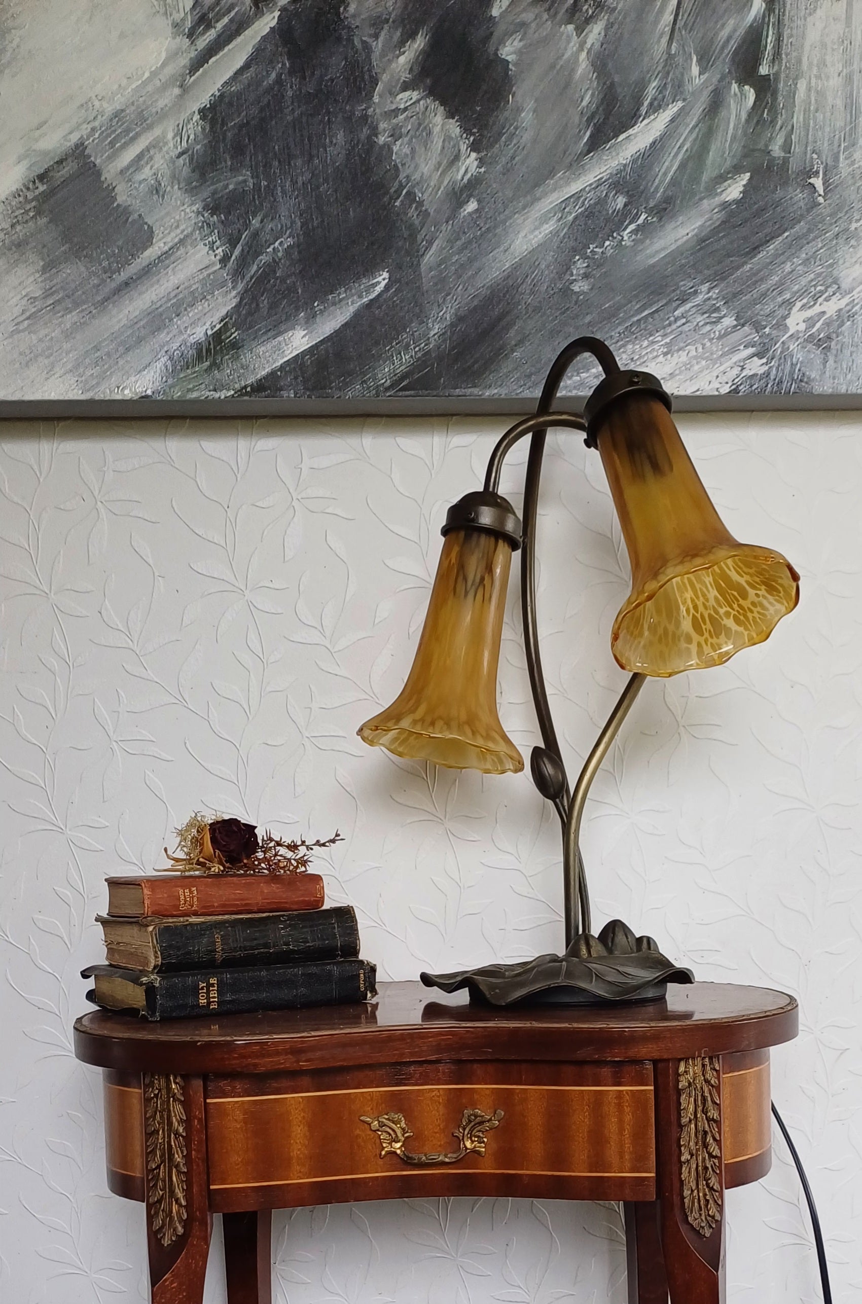 Lily Lamp, Yellow shade