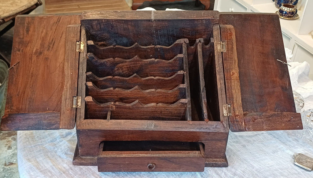 MAHOGANY DESK COMPENDIUM