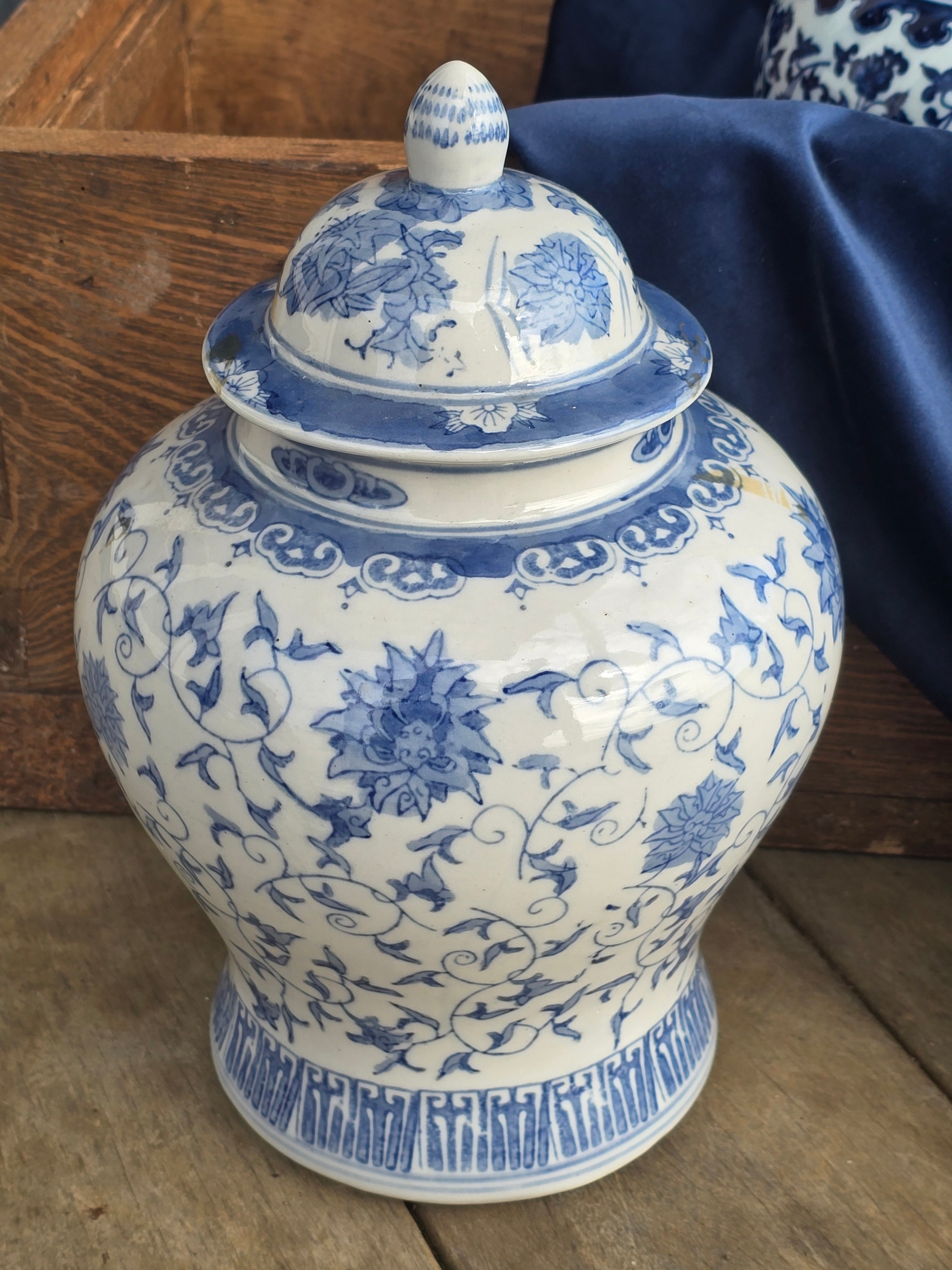 ORIENTAL LIDDED JAR