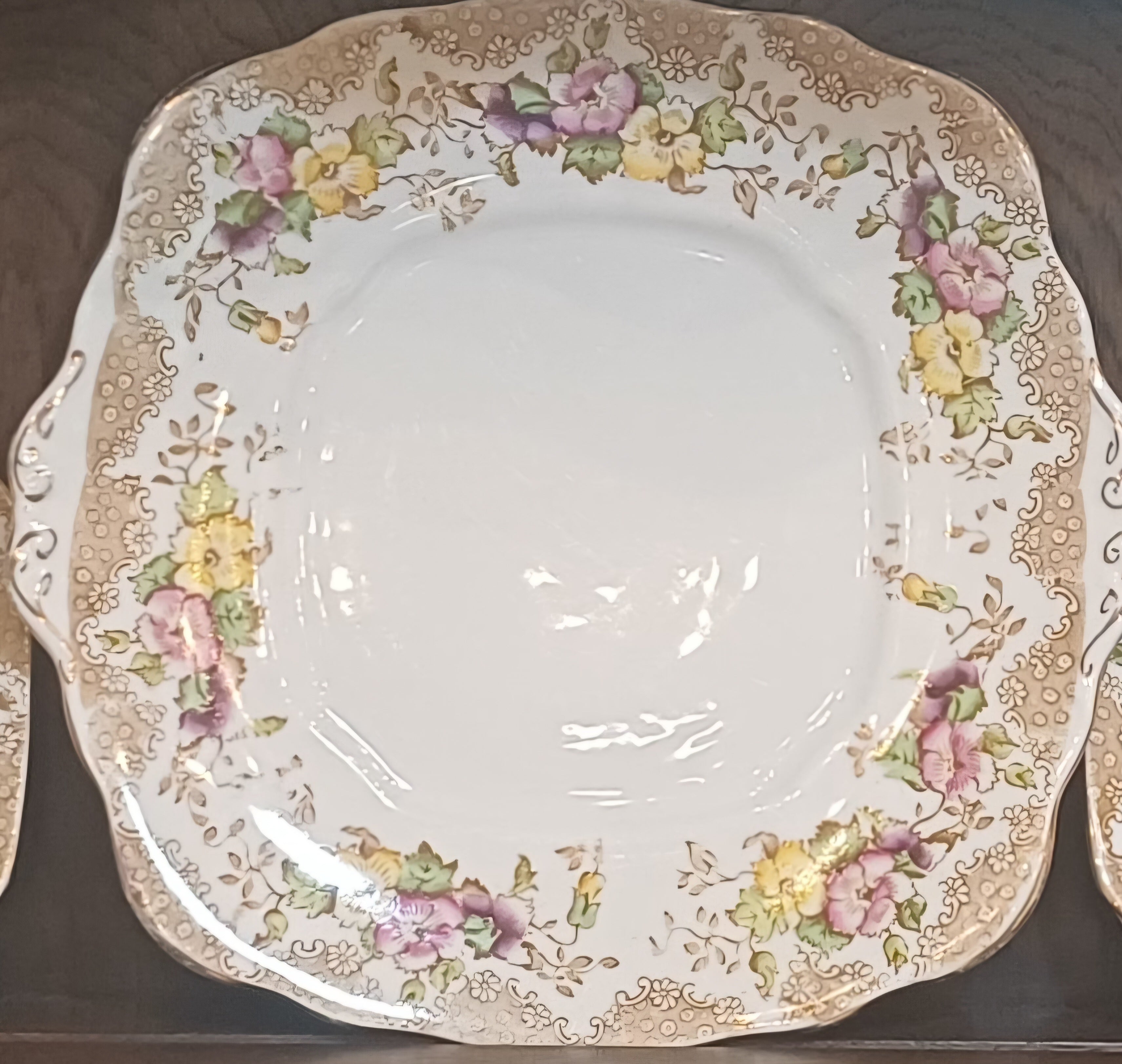 ROYAL ALBERT PLATE SET