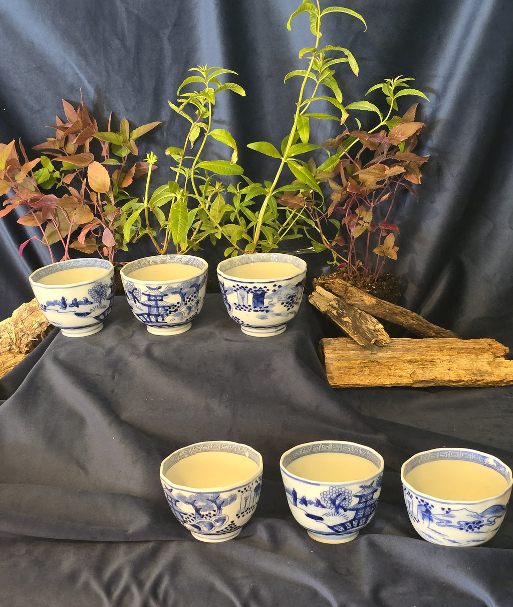 6x Chinese blue patterned teacups