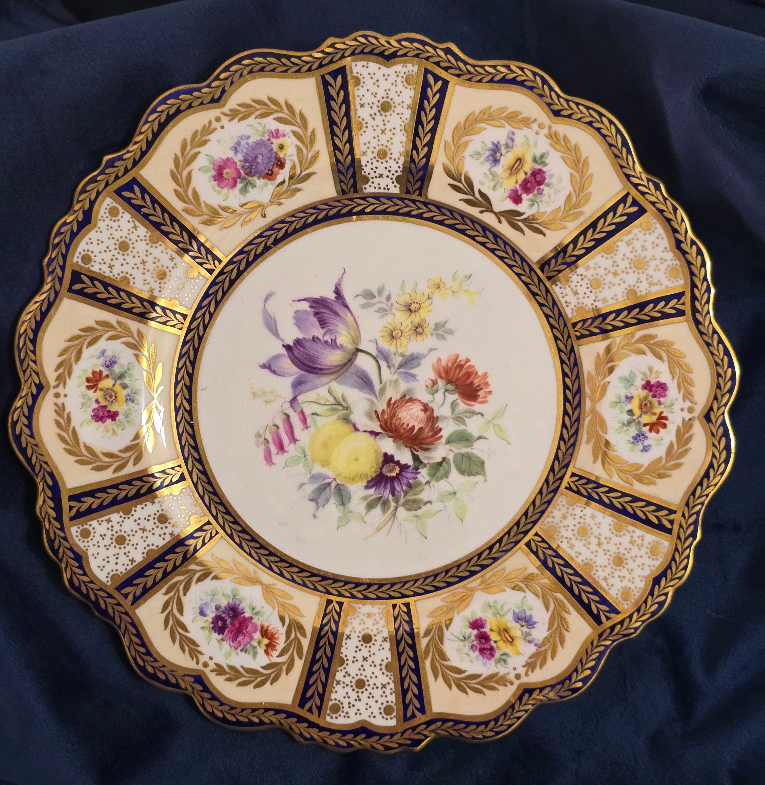 Paragon Luncheon Plate.