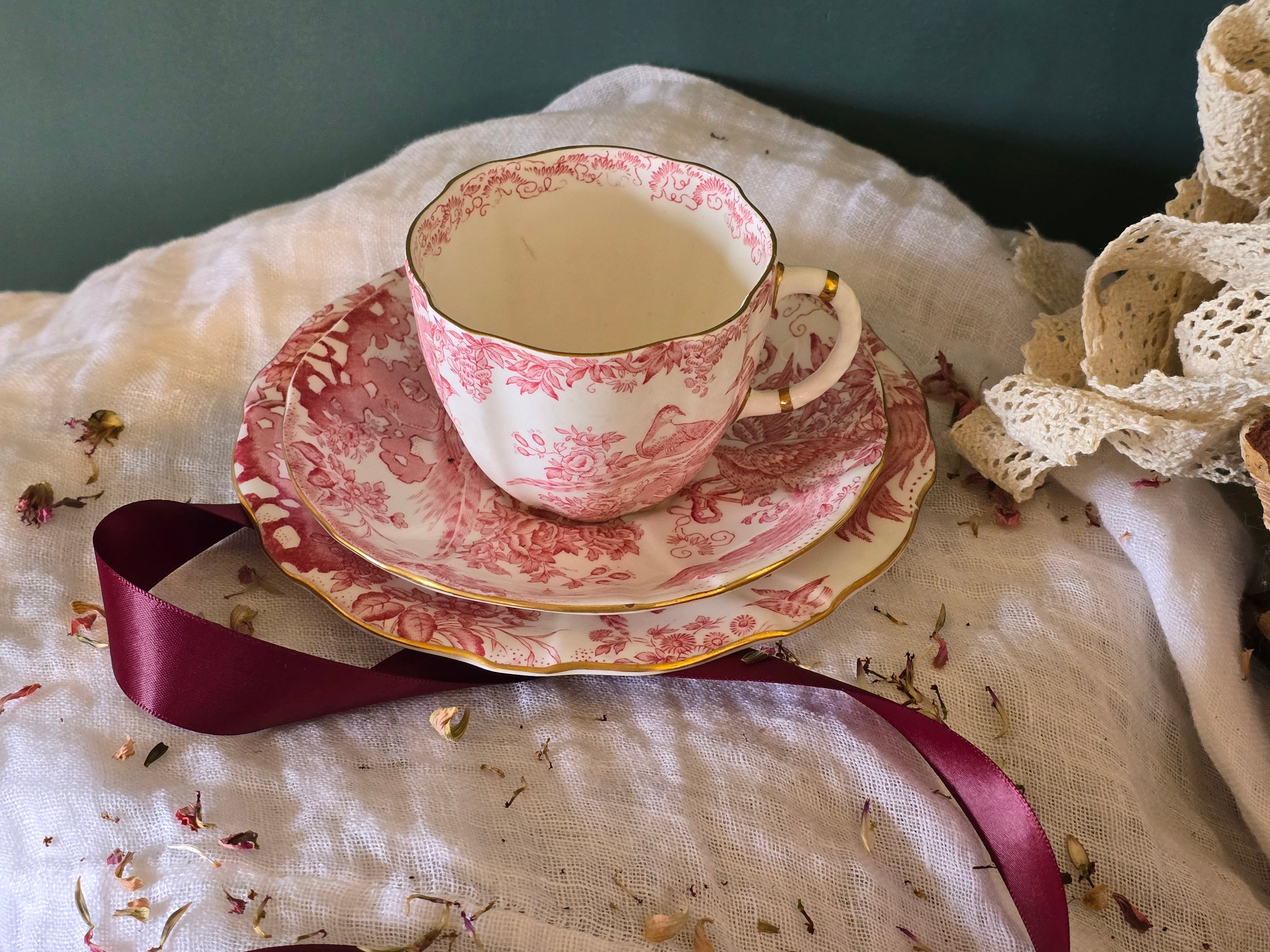 3PIECE RED AVES FLORAL TEA SET.